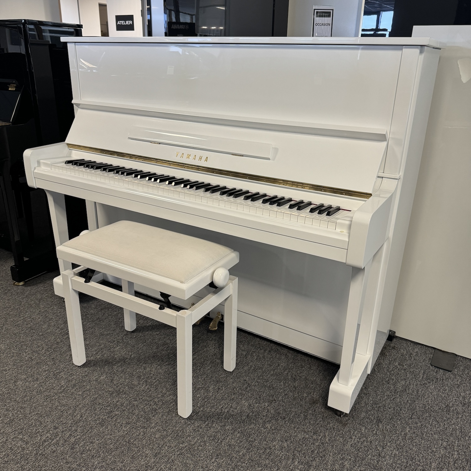 Yamaha U1 blanc d'occasion