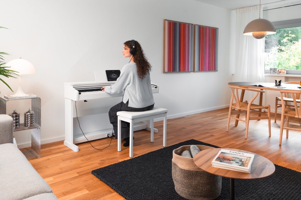 KAWAI CX 102